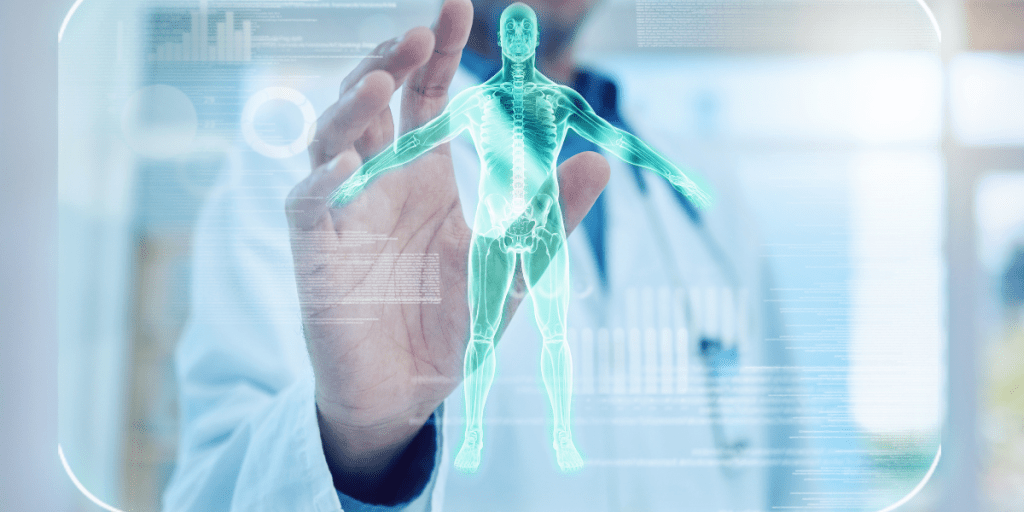 Médico interactuando con una representación holográfica del cuerpo humano, mostrando datos gráficos en un entorno digital.
